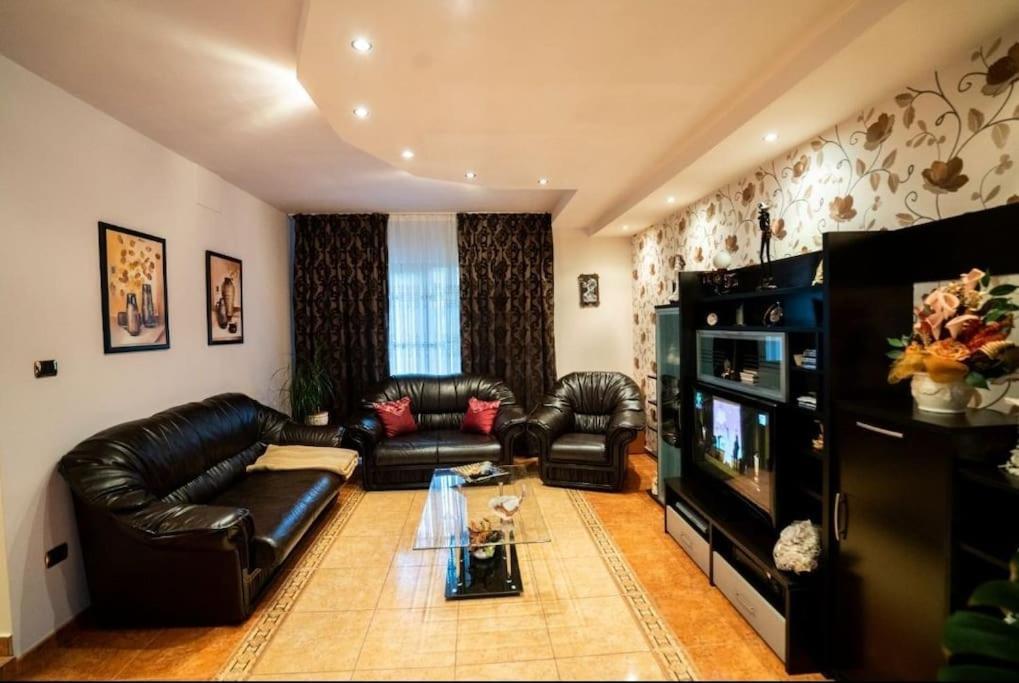 Casa Mona Villa Oradea Ngoại thất bức ảnh